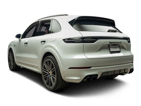 Used 2022 Porsche Cayenne Turbo S AWD/4WD image 10