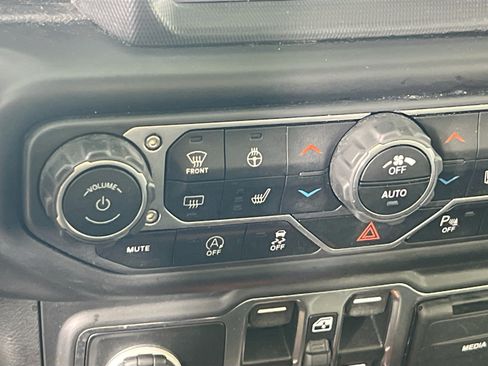 Used 2023 Jeep Gladiator Overland AWD/4WD image 20