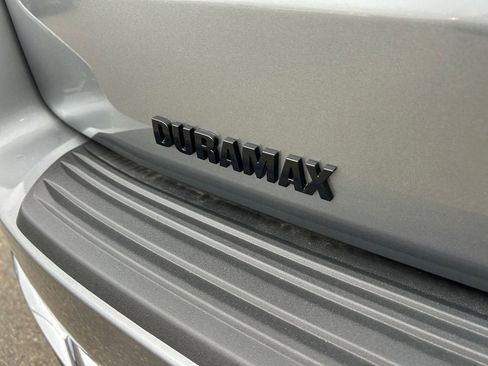 New 2026 Chevrolet Suburban Premier image 32