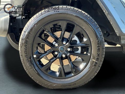Certified 2025 Jeep Wrangler Unlimited Sahara w/ Safety Group AWD/4WD image 26