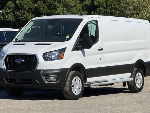 Certified 2025 Ford Transit 250 Low Roof w/ Exterior Upgrade Package RWD image 8