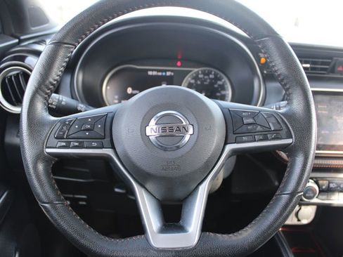 Used 2019 Nissan Kicks SR w/ SR Premium Package image 27