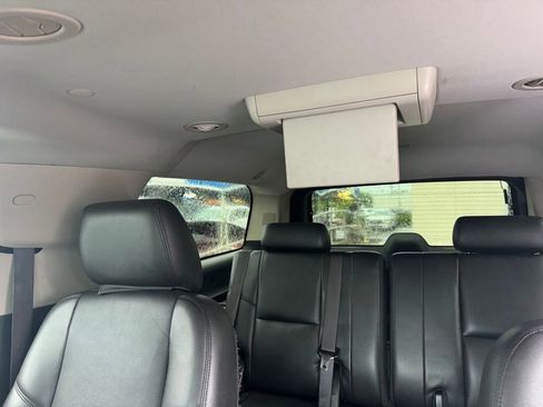Used 2013 GMC Yukon XL Denali AWD/4WD image 16