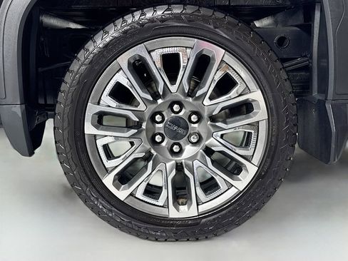 Used 2023 GMC Sierra 1500 Denali Ultimate AWD/4WD image 10