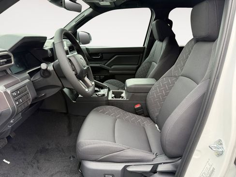 New 2025 Toyota Tacoma SR5 image 9