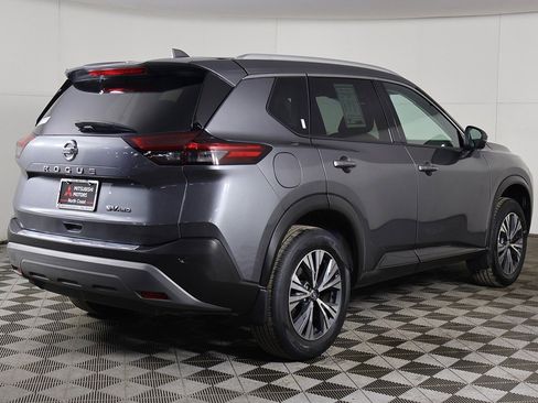 Used 2021 Nissan Rogue SV w/ Premium Package image 10