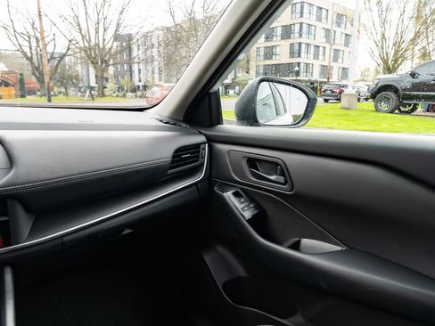 Certified 2025 Nissan Rogue S image 10