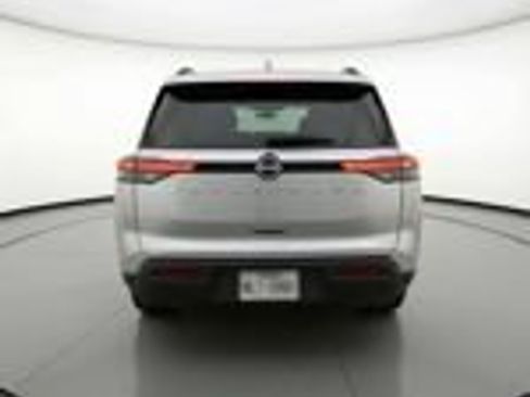 Used 2025 Nissan Pathfinder SV FWD image 17