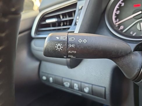 Used 2024 Toyota Camry SE image 18