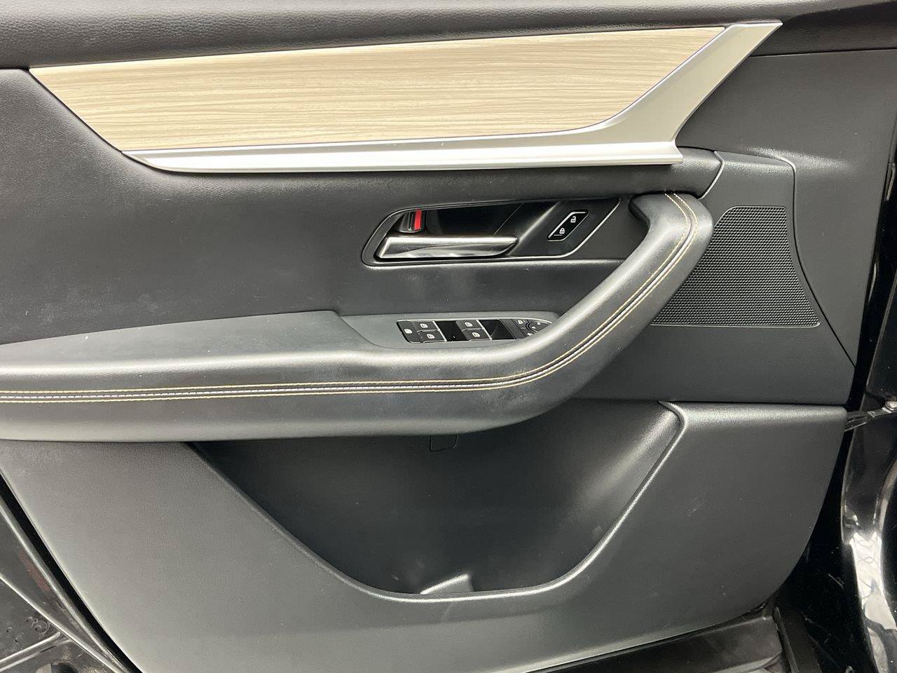 Certified 2024 MAZDA CX-90 Plug-In Hybrid w/ Preferred AWD/4WD image 9