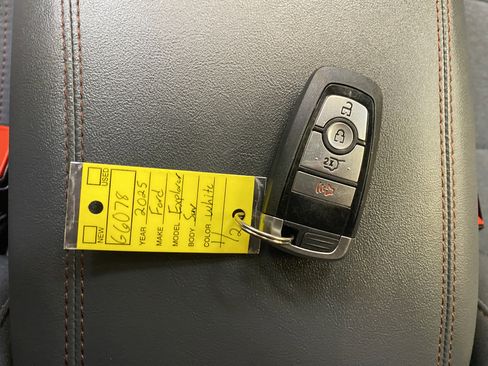 Used 2025 Ford Explorer Active image 49