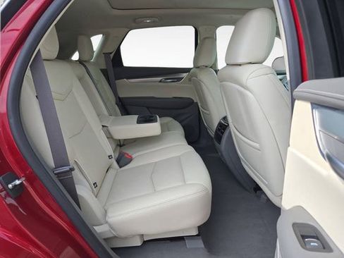 Used 2019 Cadillac XT5 Premium Luxury FWD image 39
