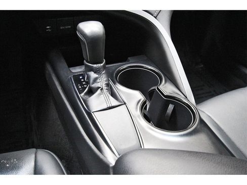 Used 2019 Toyota Camry SE image 24