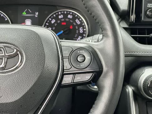 Used 2022 Toyota RAV4 XLE w/ Convenience Package image 10