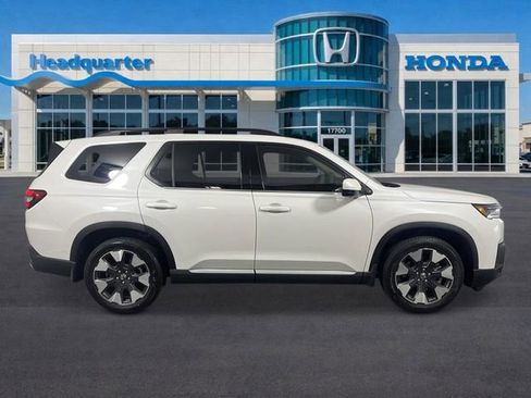 New 2026 Honda Pilot Elite image 2