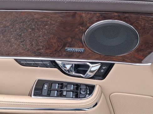 Used 2019 Jaguar XJ AWD image 12