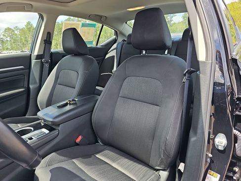 Used 2023 Nissan Altima 2.5 SV w/ SV Premium Package image 19