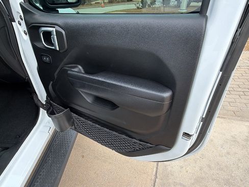 Used 2021 Jeep Wrangler Unlimited Sport image 18