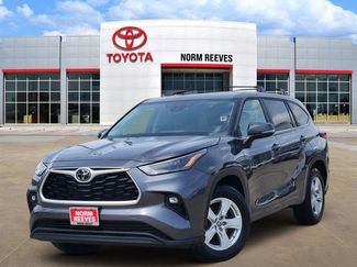 Used 2023 Toyota Highlander LE video 1