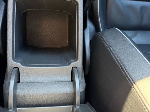 Used 2019 Volkswagen Tiguan SEL Premium R-Line image 16