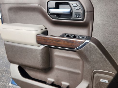 Used 2022 GMC Sierra 1500 SLT w/ Technology Package image 11