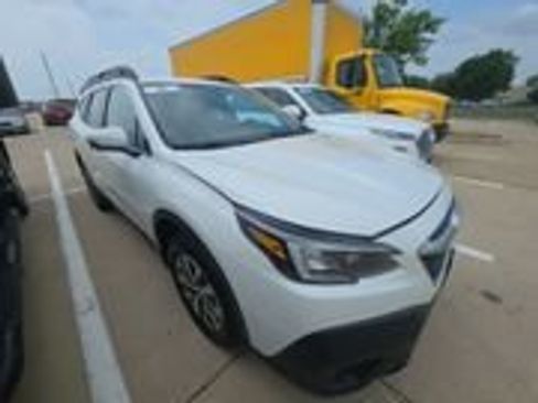 Used 2021 Subaru Outback Premium AWD/4WD image 1