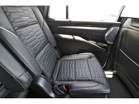 New 2026 Cadillac Escalade Platinum Sport w/ LPO, ONYX Package AWD/4WD image 11