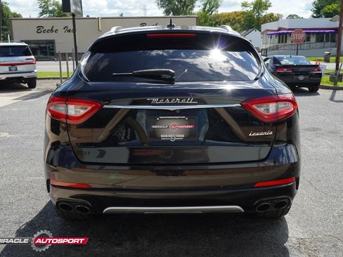 Used 2017 Maserati Levante S AWD/4WD image 6