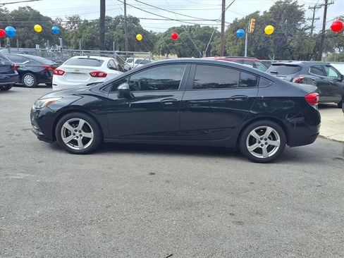 Used 2018 Chevrolet Cruze LS FWD image 4