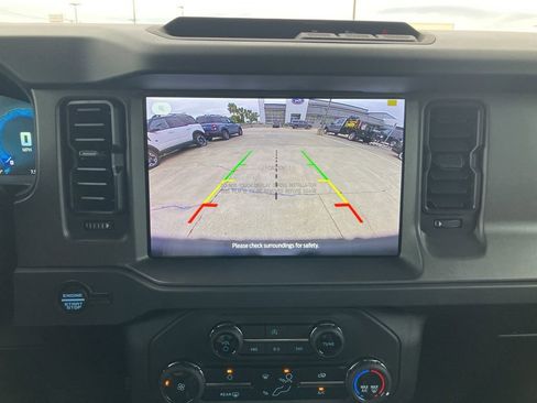 New 2025 Ford Bronco 4-Door image 32