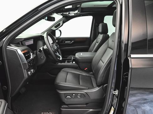 Used 2026 GMC Yukon XL Denali w/ Sun & Power Step Package AWD/4WD image 30