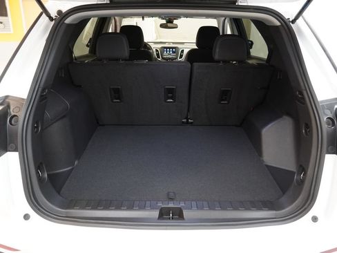 Used 2024 Chevrolet Equinox LS w/ LS Convenience Package FWD image 11