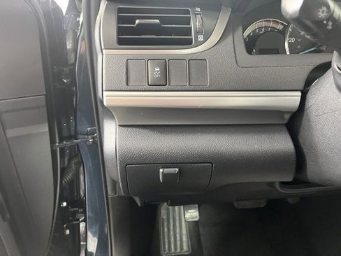 Used 2012 Toyota Camry SE image 19