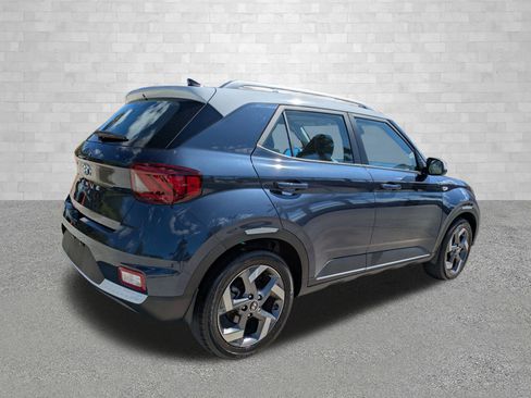 Used 2021 Hyundai Venue w/ Cargo Package image 2