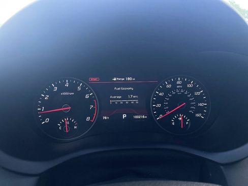 Used 2018 Kia Stinger Premium RWD image 17