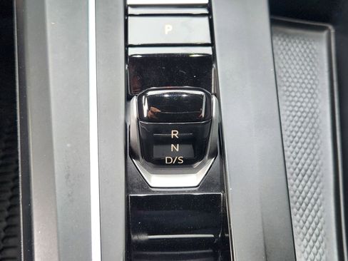 Used 2022 Volkswagen GTI S image 12