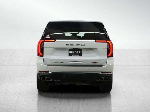 Used 2025 GMC Yukon Denali w/ Denali Reserve Package AWD/4WD image 4
