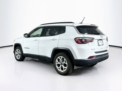 Used 2025 Jeep Compass Latitude AWD/4WD image 5