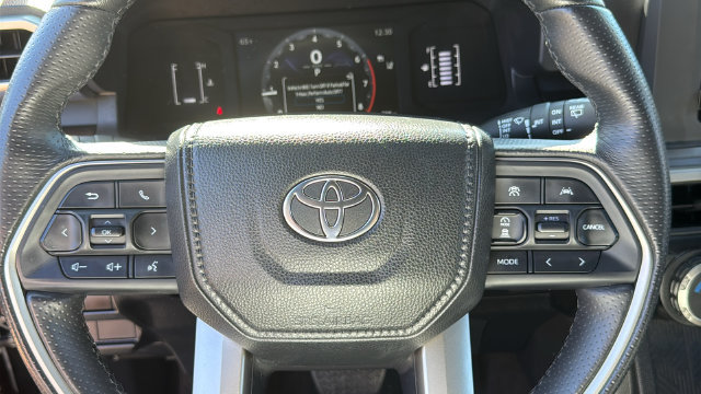Certified 2025 Toyota 4Runner SR5 AWD/4WD image 11