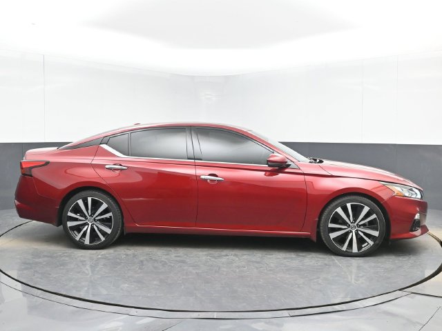 Used 2020 Nissan Altima 2.5 Platinum FWD image 11
