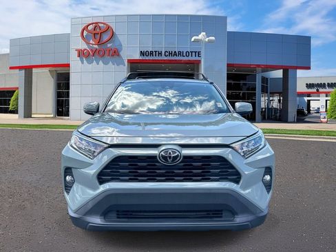 Used 2019 Toyota RAV4 XLE FWD image 2
