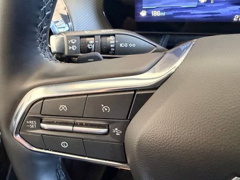 Used 2026 Chevrolet Equinox LT FWD image 18