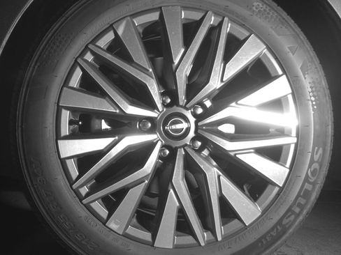 Used 2025 Nissan Altima 2.5 SV image 11