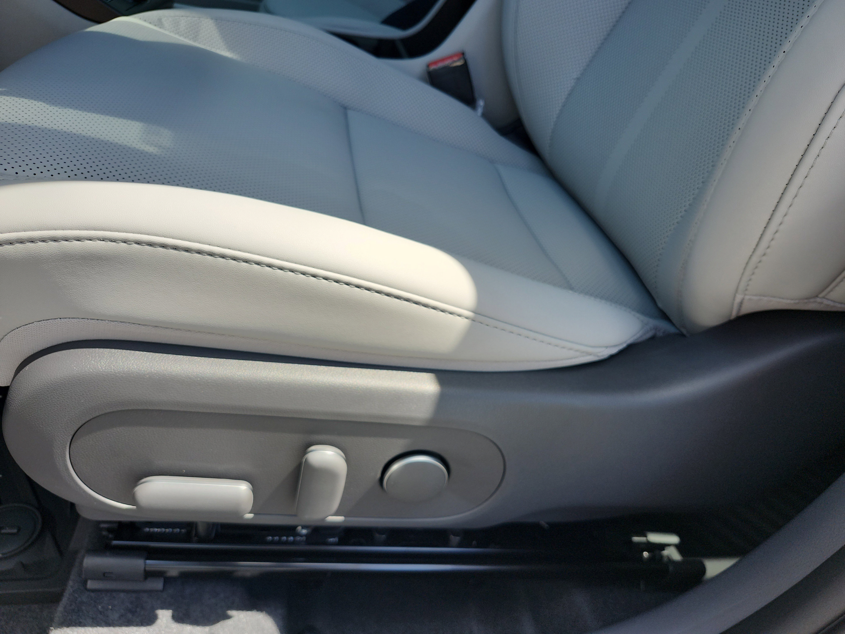 Certified 2026 Hyundai Kona SEL Premium FWD image 14