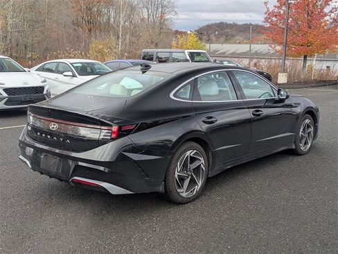 Certified 2024 Hyundai Sonata SEL w/ Convenience Package image 2