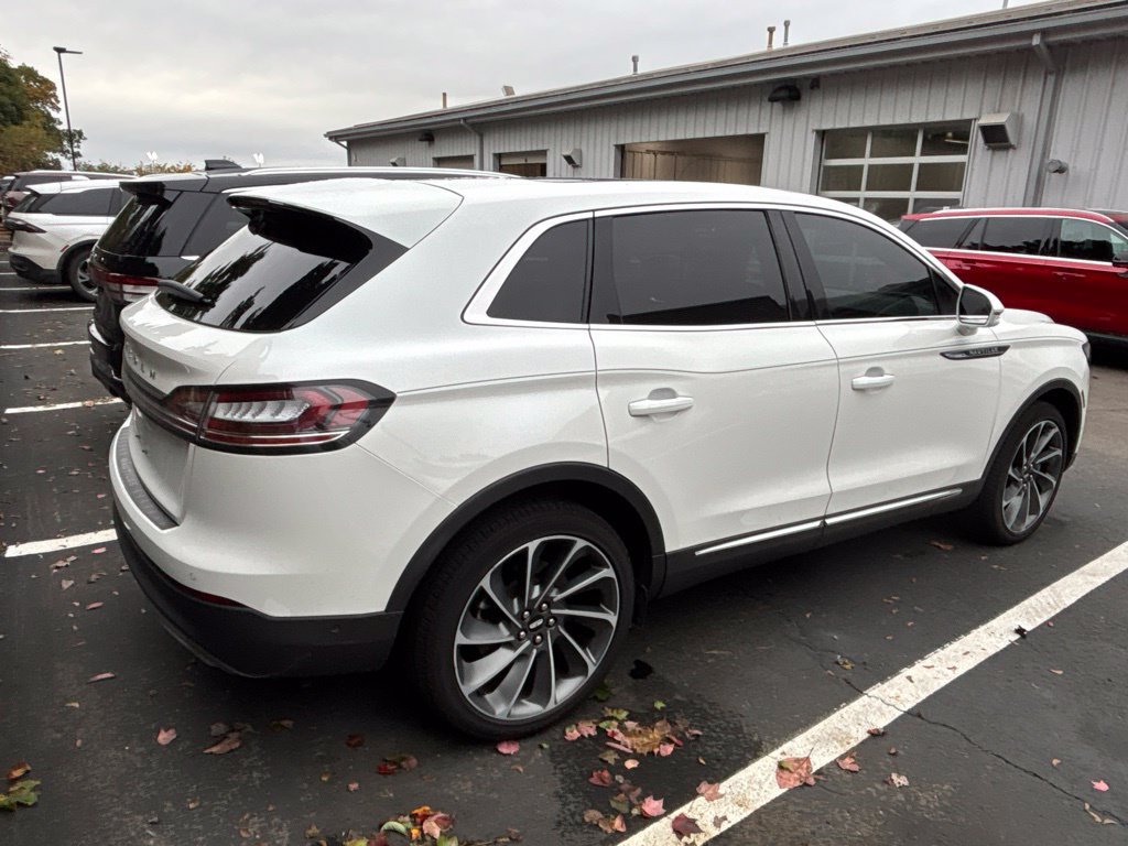 Used 2023 Lincoln Nautilus Reserve AWD/4WD image 7