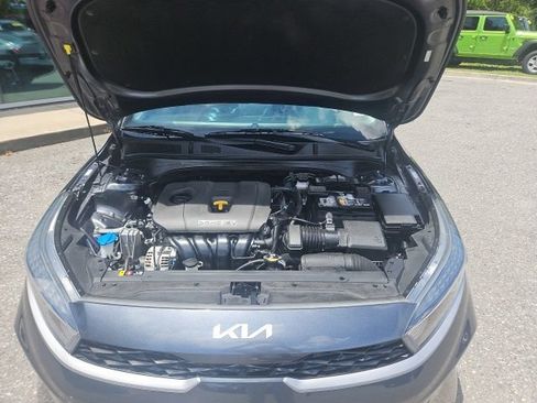 Used 2022 Kia Forte LXS FWD image 32