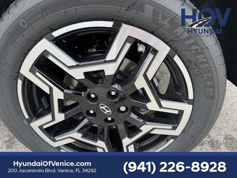 New 2025 Hyundai Santa Cruz Limited image 9