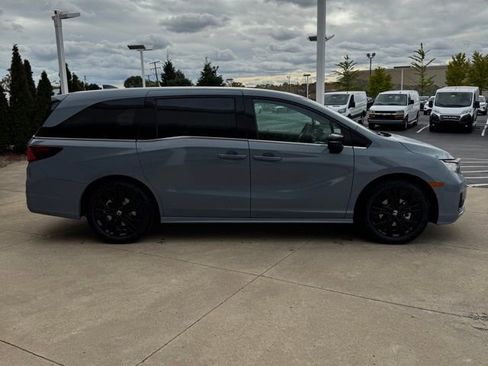 New 2026 Honda Odyssey Sport-L image 2