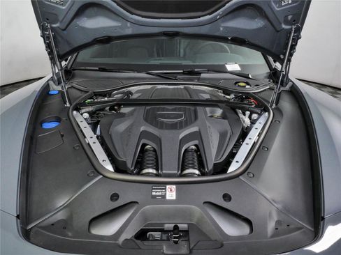 New 2026 Porsche Panamera image 36